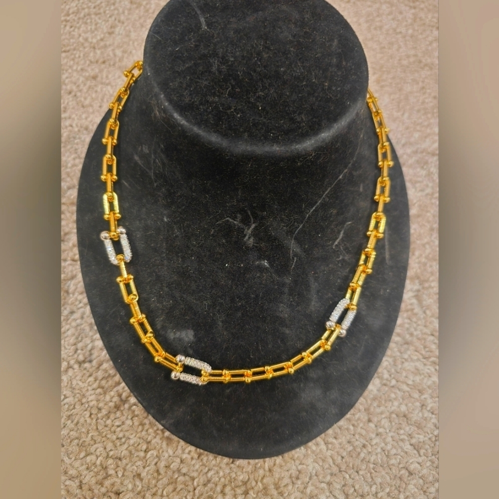 21kgp Dubai Jewelry - Elegant Gold and Silver Necklace